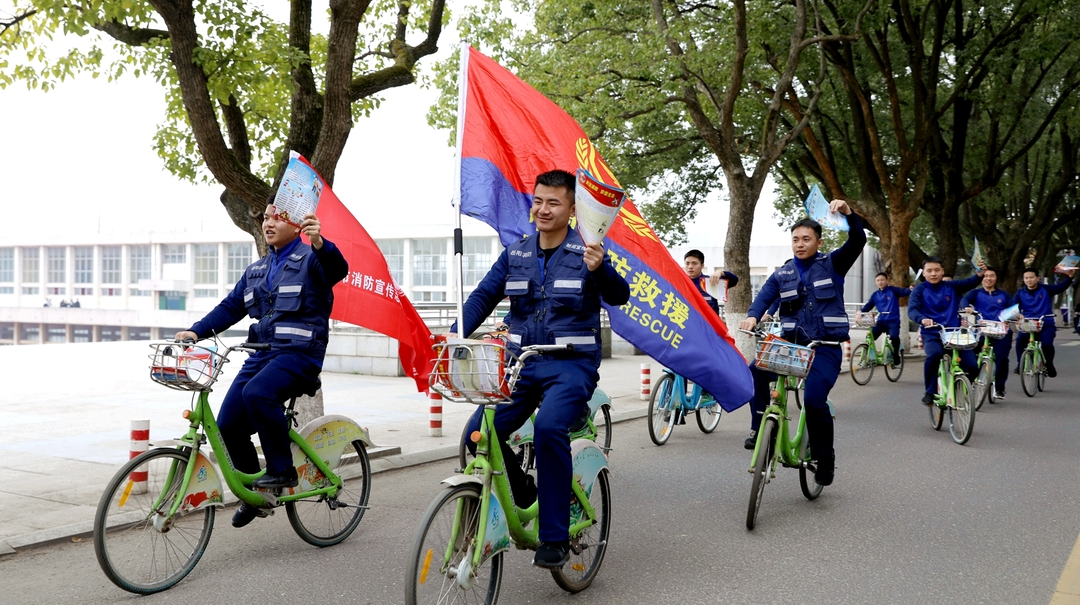 湖南：岳陽消防打造“五色”宣傳服務隊