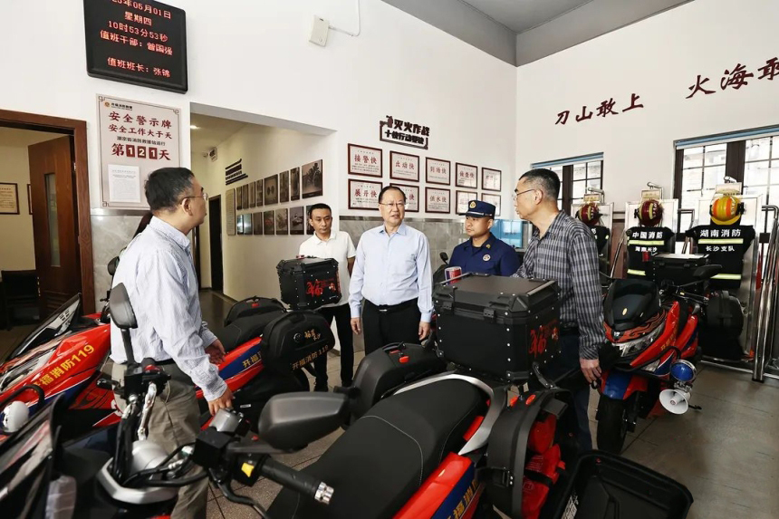 毛偉明督導(dǎo)檢查安全生產(chǎn)和消防安全工作